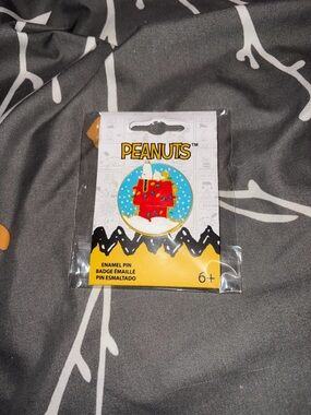 Loungefly Peanuts Snoopy Holiday Doghouse Enamel Pin NWT